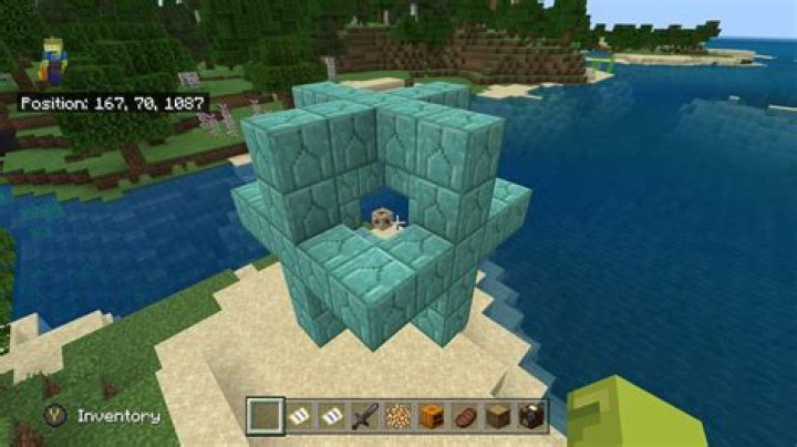 How do you activate a conduit in minecraft