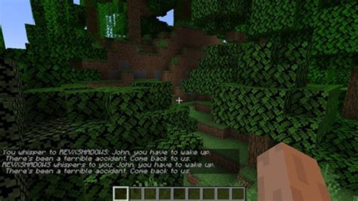 How do you whisper to someone in minecraft
