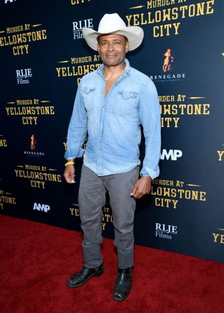 How much is mario van peebles worth