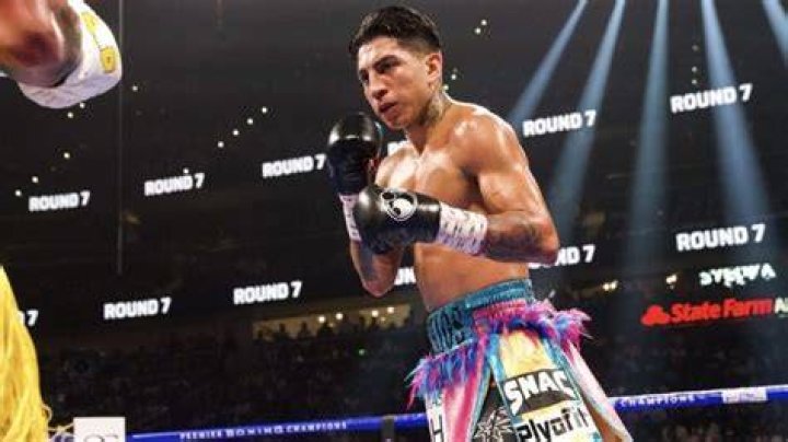 How tall is mario barrios