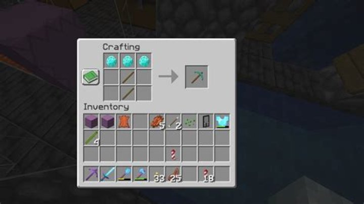 How to craft a diamond pickaxe in minecraft