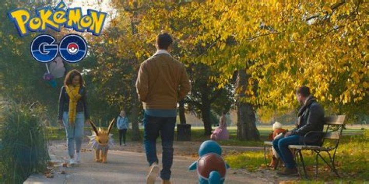 How to listen to music while playing pokemon go