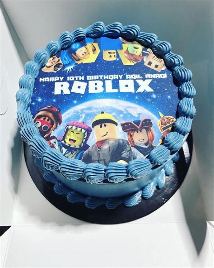How to make a roblox birthday cake