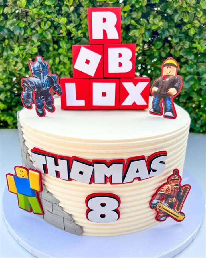 How to make a roblox cake