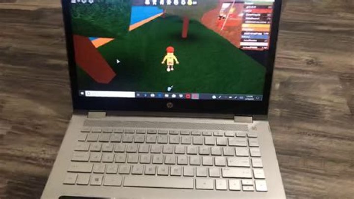 How to play roblox on laptop without mouse