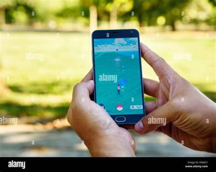 How to switch to camera in pokemon go
