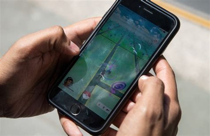 How to take over gym pokemon go