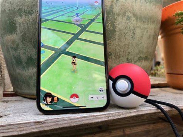 How to use pokeball plus pokemon go