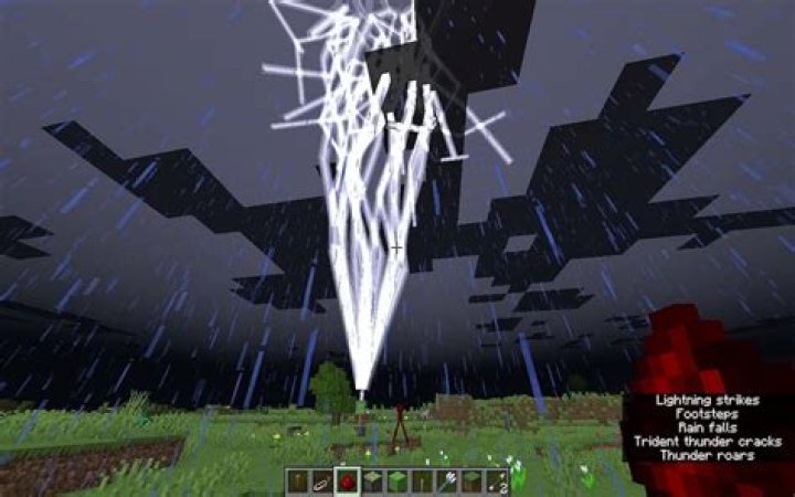 What can you do with lightning in minecraft