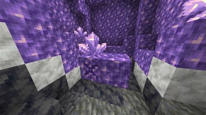 What do you do with amethyst in minecraft