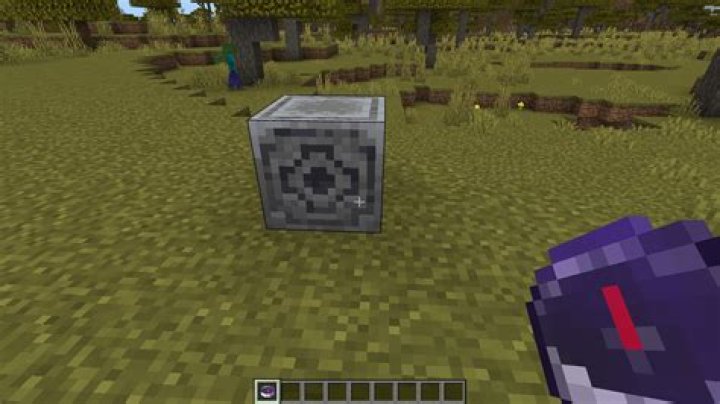 What does a compass do in minecraft pe